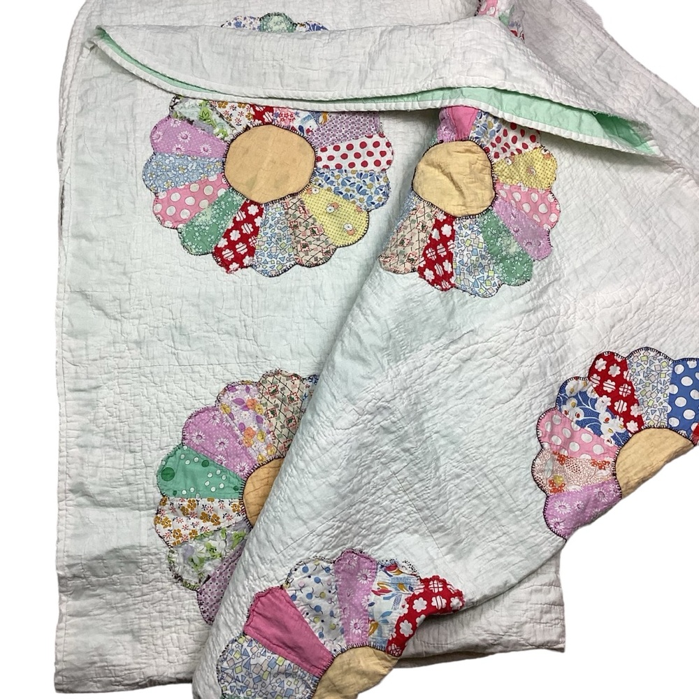 Vintage hand stitched quilt - Picture 2 of 10